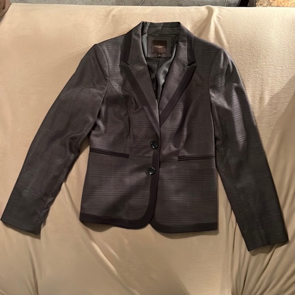 Limited brand. Two toned blazer grey and black. Size medium. - Picture 1 of 2